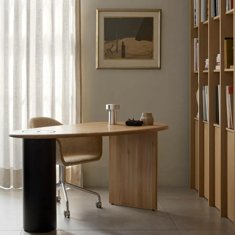 The Eclipse Schreibtisch