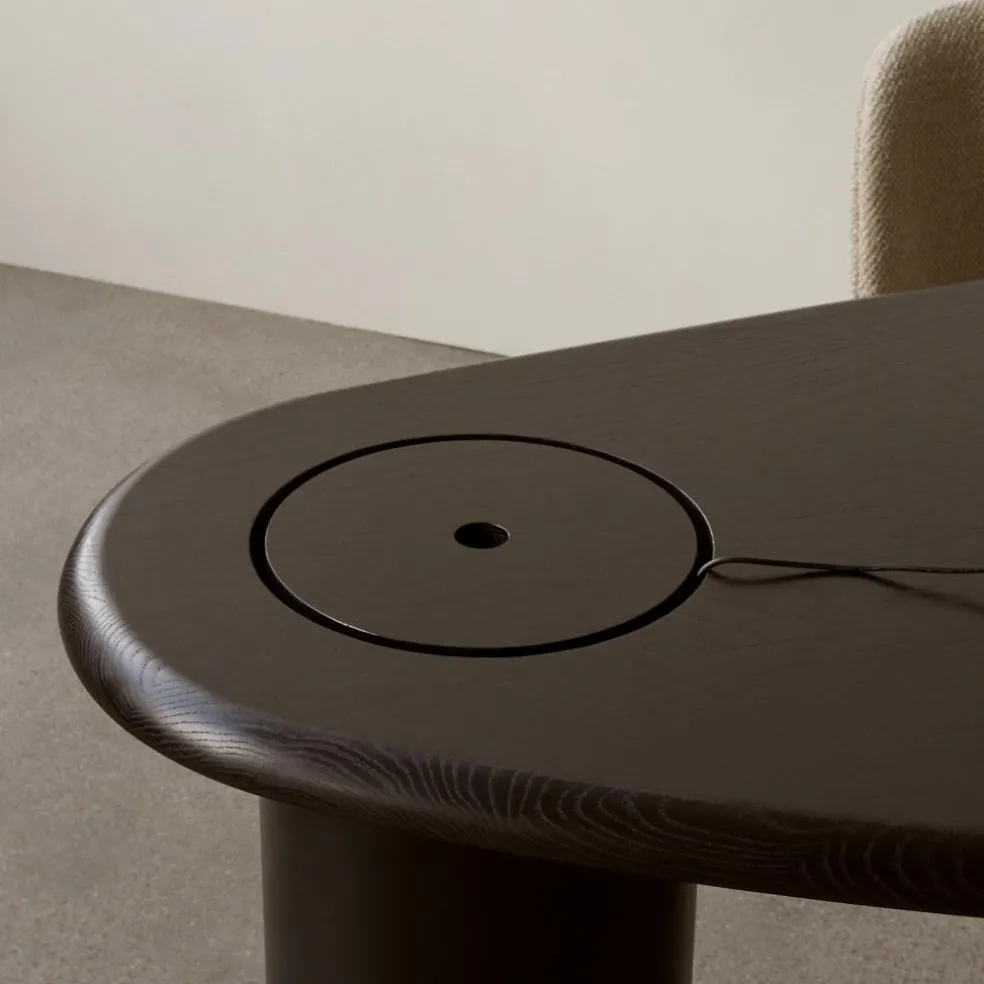 The Eclipse Schreibtisch