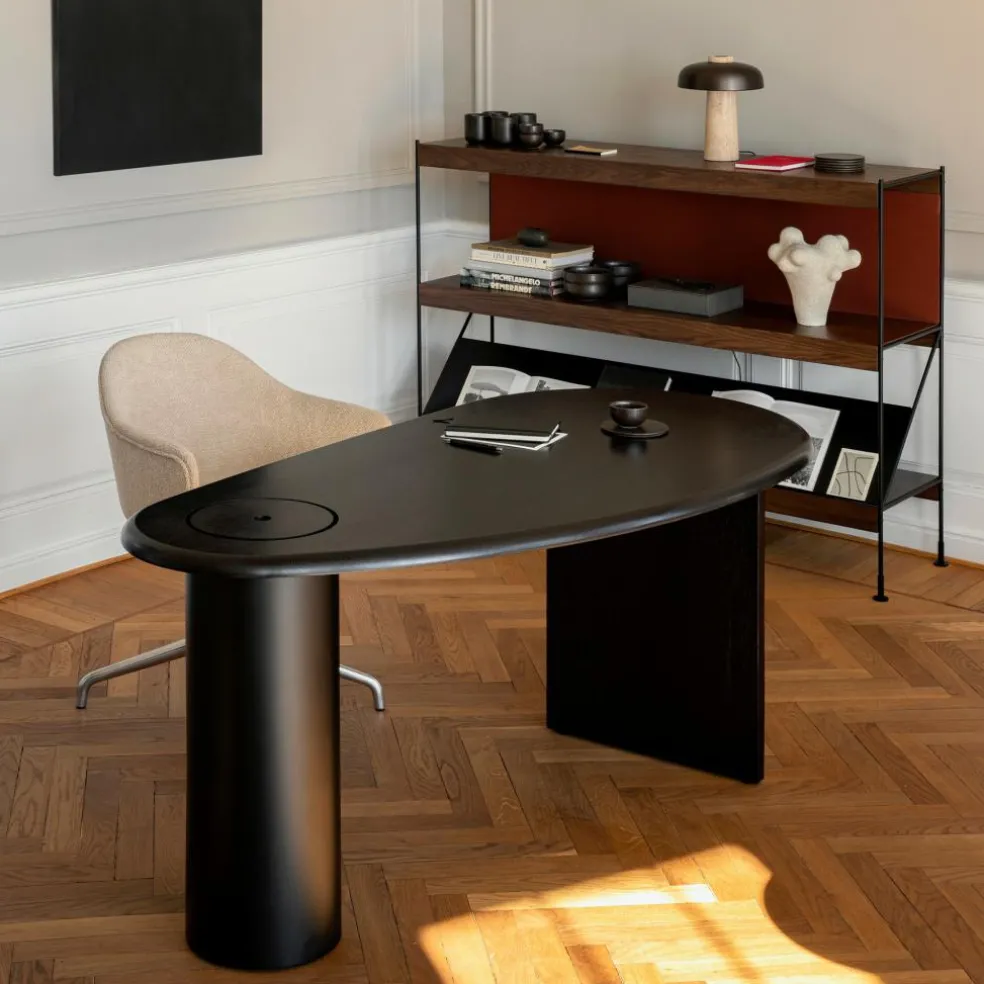 The Eclipse Schreibtisch