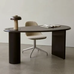 The Eclipse Schreibtisch