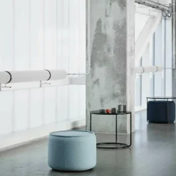 Tom Hocker/Pouf mit Beistelltisch