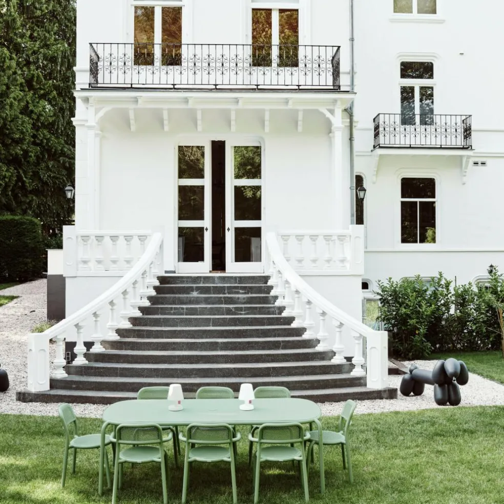 Toní Gartentisch + Gartenarmlehnstuhl