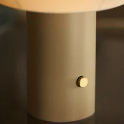 Tradition Tischleuchte