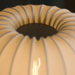 Tradition Tischleuchte