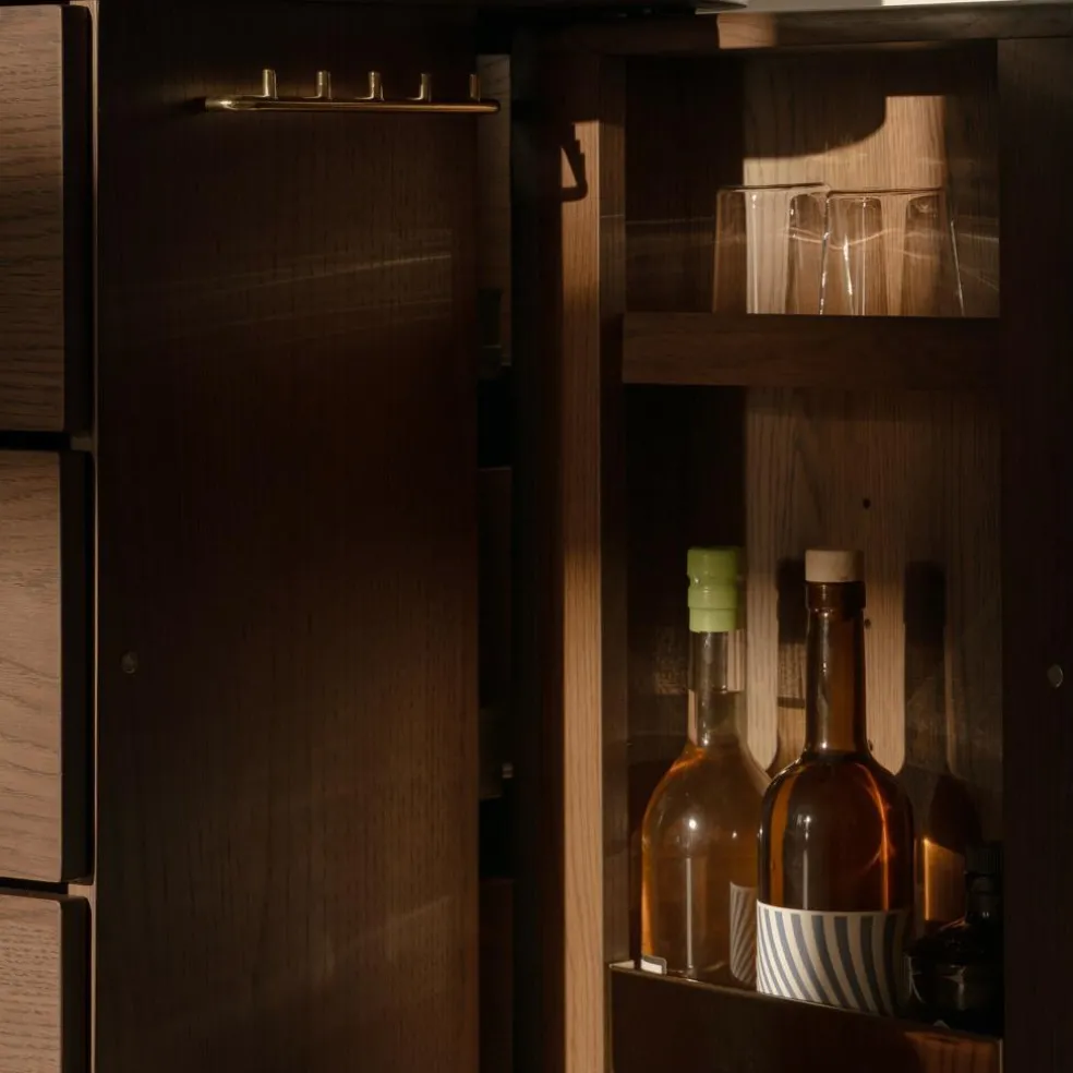 Treasures Kommode Eiche dunkel Wiener Geflecht