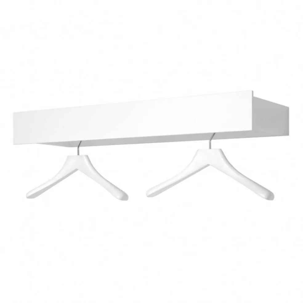 Urban Minimalist Garderobe