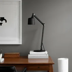 Vipp521 Schreibtischleuchte