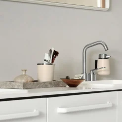 Vipp9w Seifenspender für Wandmontage