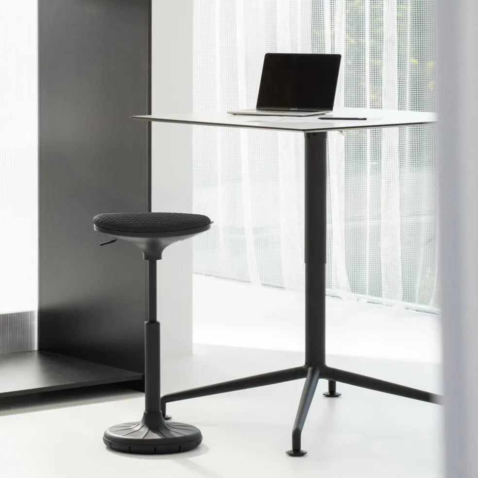 W3 3D Hocker Fußsohle schwarz