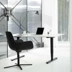 W-Club Sessel Leder Vierfußgestell