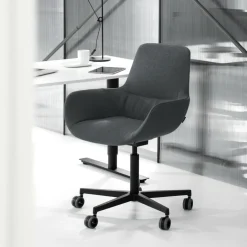 W-Club Sessel Rollengestell