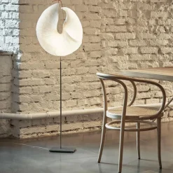 Yoruba Rose LED Stehleuchte