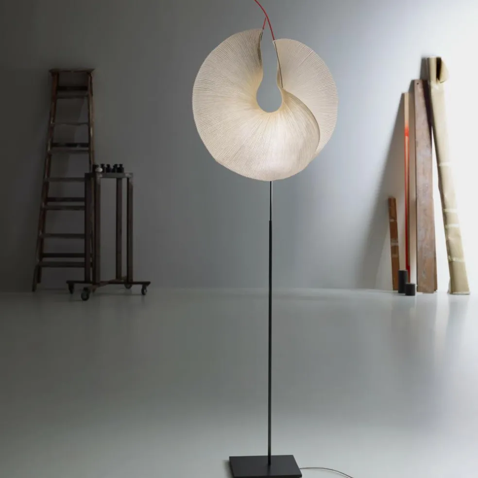 Yoruba Rose LED Stehleuchte